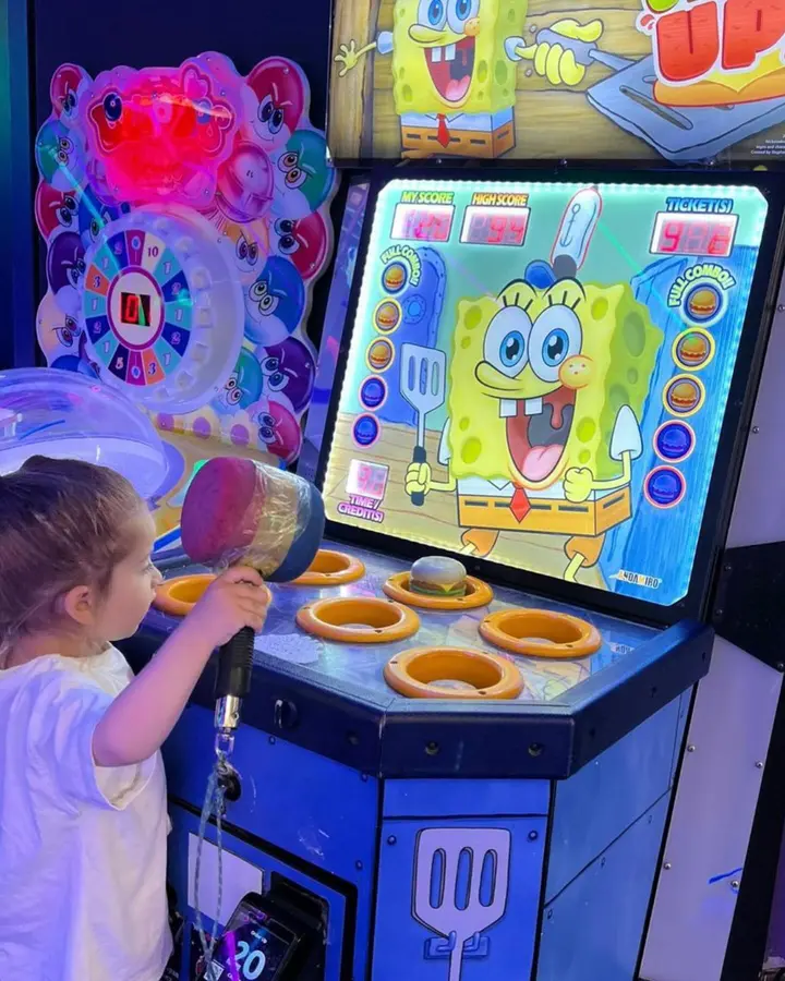 אין דבר שמשמח אותנו יותר מלראות את הילדים נהנים, משחקים וצוחקים! מה יותר מושלם מלהעביר את אחר הצהריים עם הילדים בעולם מלא בכיף לכל המשפחה ?